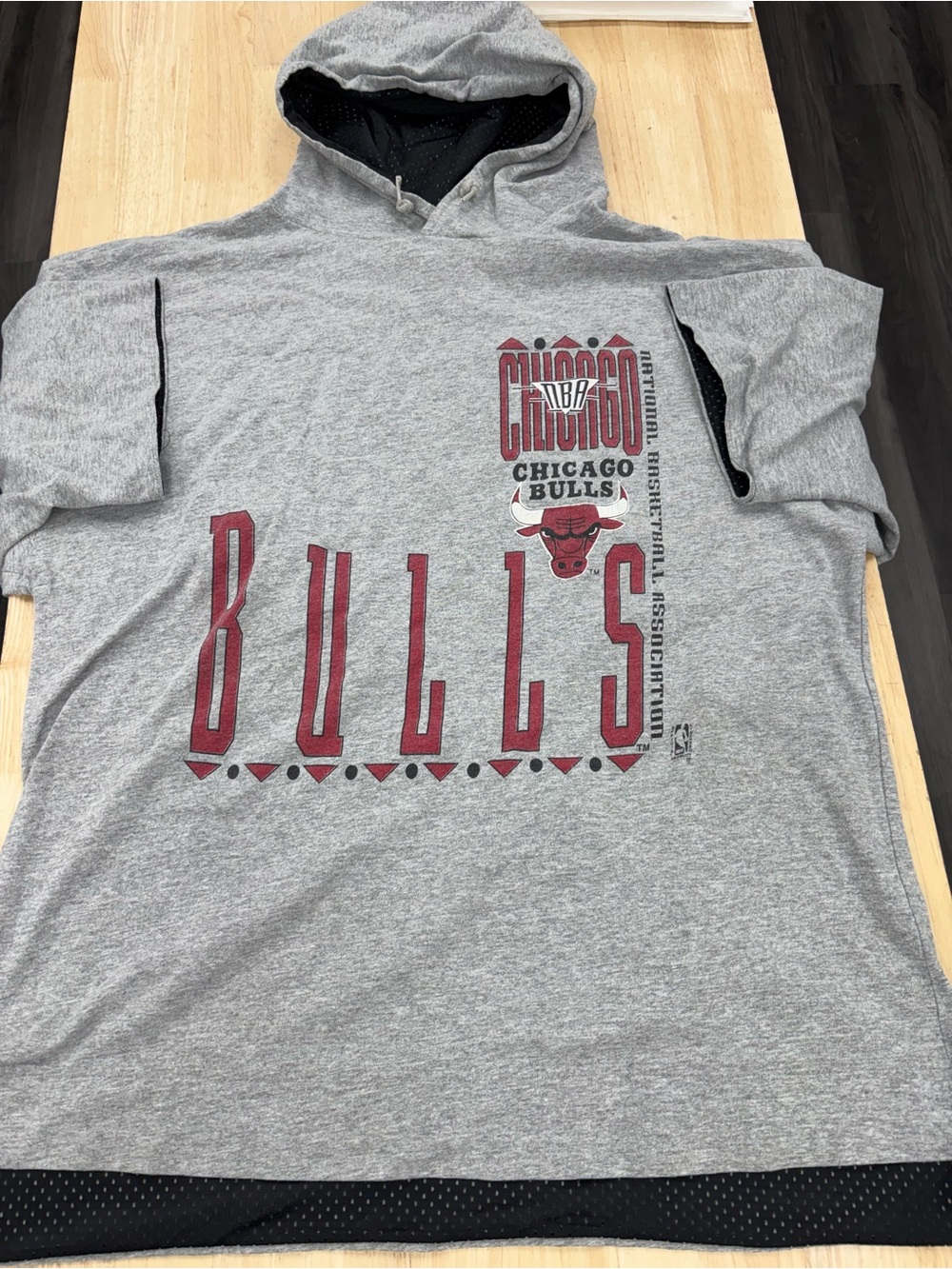 LOGO 7 Gray Hoodie with Red Chicago Bulls Graphics